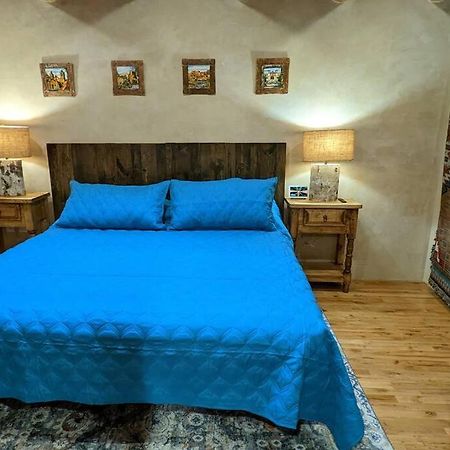 Enchanted Casita With Private Outdoor Hot Tub And Patio, Near Santa Fe Plaza, Sleeps 4 With Free Parking Luaran gambar