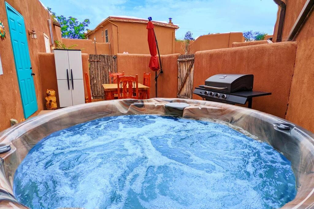 Magical Santa Fe Stay, Minutes From Town Square, Sleeps 4, Includes Free Parking And Outdoor Hot Tub! Luaran gambar