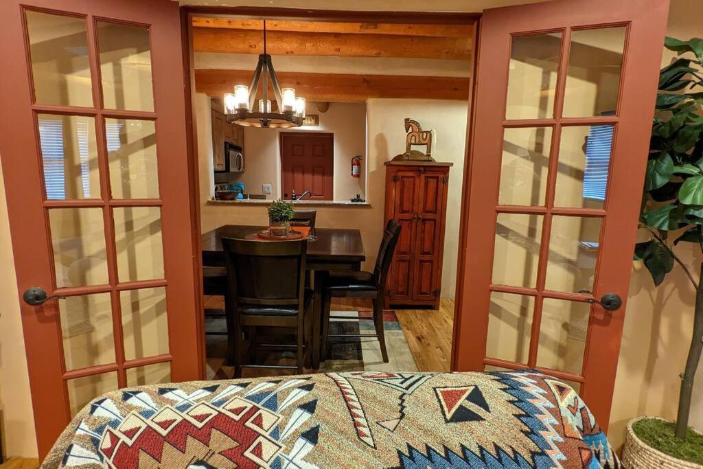 Enchanted Casita With Private Outdoor Hot Tub And Patio, Near Santa Fe Plaza, Sleeps 4 With Free Parking Luaran gambar