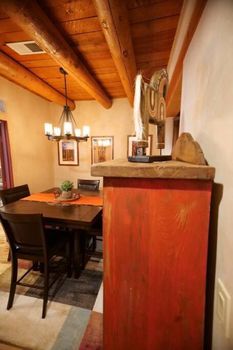 Magical Santa Fe Stay, Minutes From Town Square, Sleeps 4, Includes Free Parking And Outdoor Hot Tub! Luaran gambar