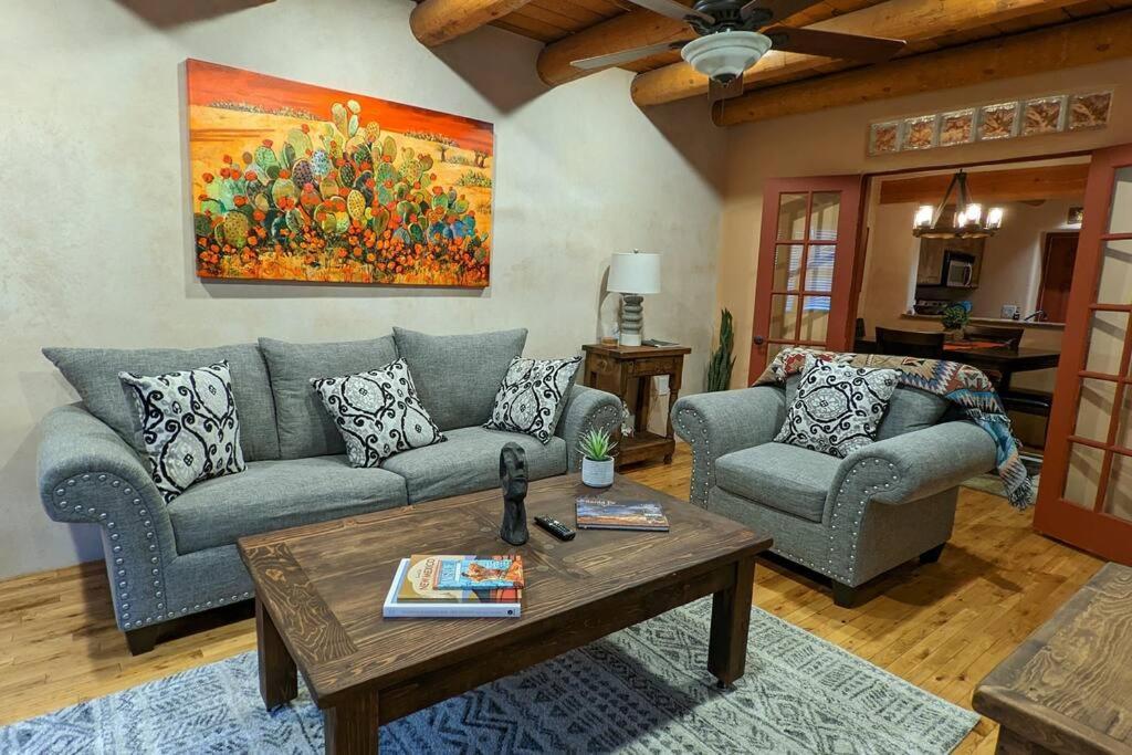 Magical Santa Fe Stay, Minutes From Town Square, Sleeps 4, Includes Free Parking And Outdoor Hot Tub! Luaran gambar