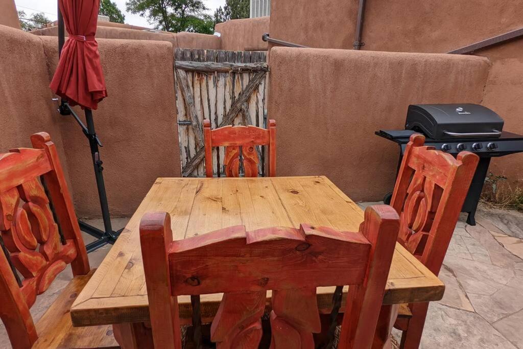 Magical Santa Fe Stay, Minutes From Town Square, Sleeps 4, Includes Free Parking And Outdoor Hot Tub! Luaran gambar