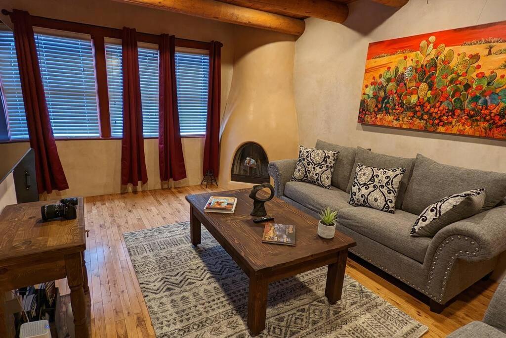 Magical Santa Fe Stay, Minutes From Town Square, Sleeps 4, Includes Free Parking And Outdoor Hot Tub! Luaran gambar