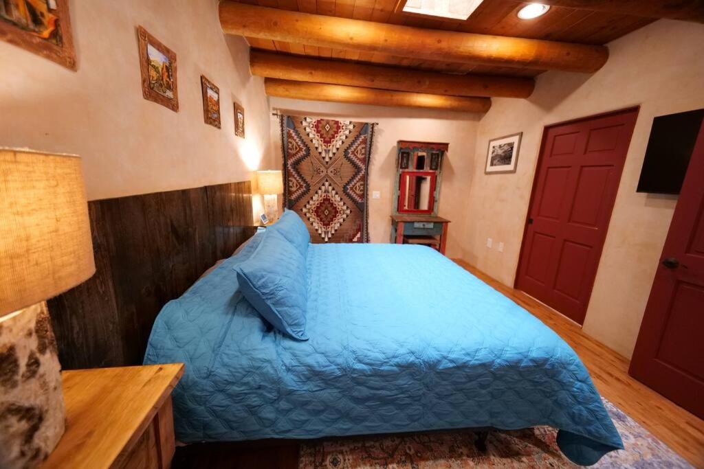 Magical Santa Fe Stay, Minutes From Town Square, Sleeps 4, Includes Free Parking And Outdoor Hot Tub! Luaran gambar