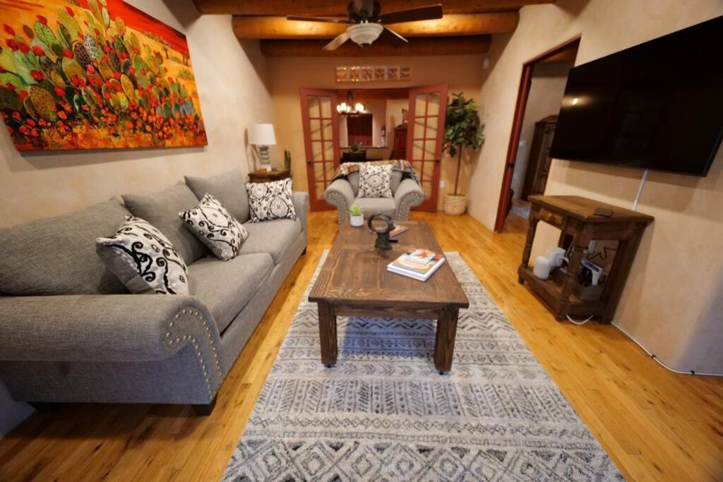 Magical Santa Fe Stay, Minutes From Town Square, Sleeps 4, Includes Free Parking And Outdoor Hot Tub! Luaran gambar